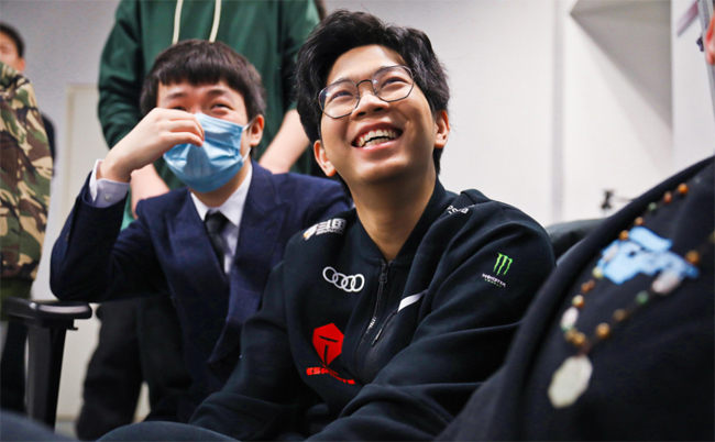 Ming连续五场比赛得分超过逆转,美国队挑战极限! Ming连续五场比赛得分超过逆转,美国队挑战极限!